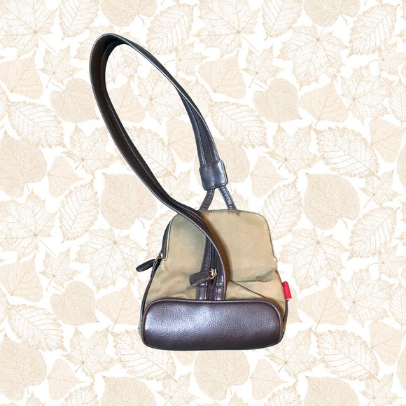 Small Liz Claiborne Cloth Backpack (Zipper Strap) - Picture 3 of 4